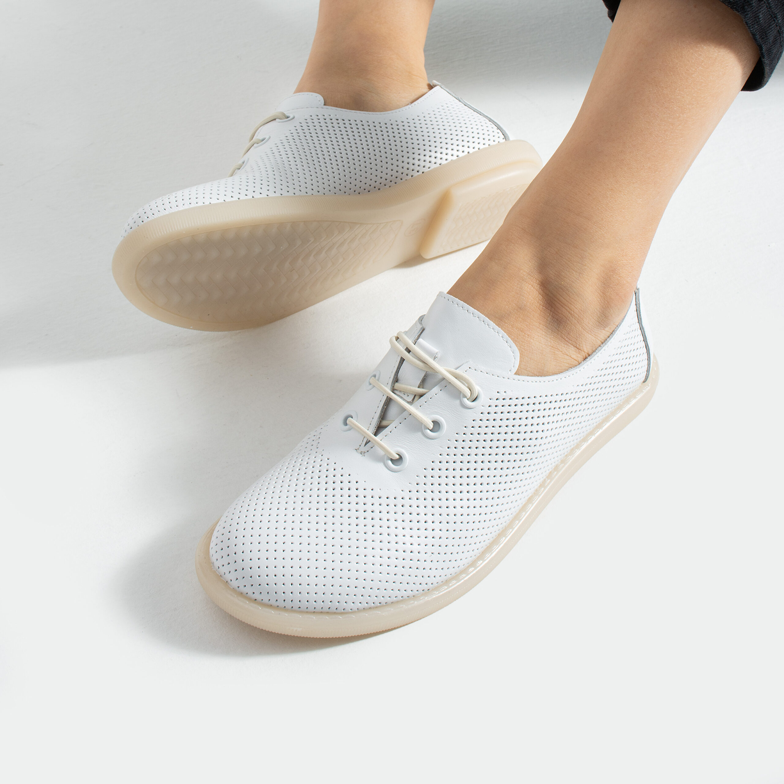 Scarpe comodissime bianche da donna in pelle con memory foam Scarpe casual da donna 5 TS Memory Lite 10935 Бял