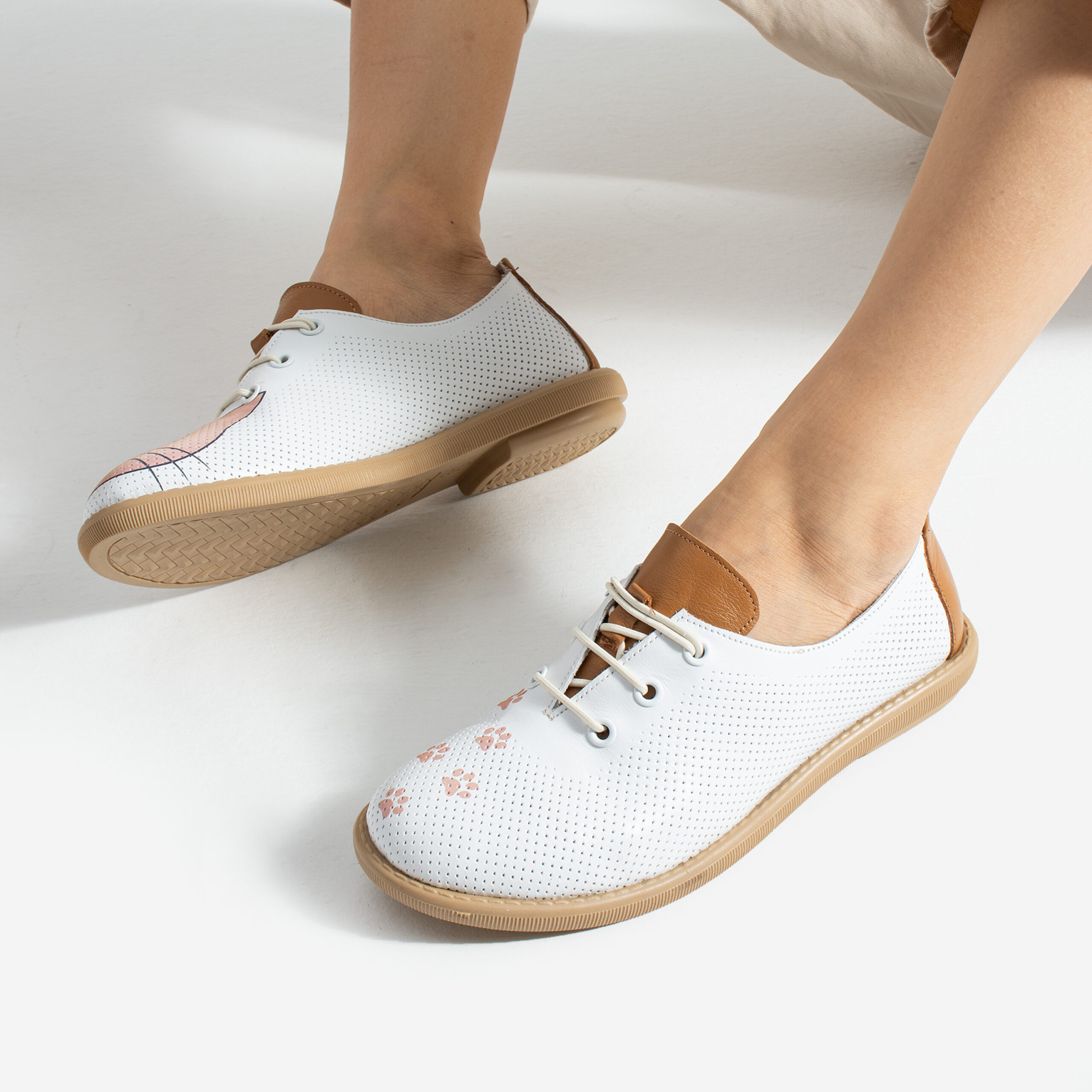 Scarpe comodissime bianche da donna in pelle con memory foam Scarpe casual da donna 5 TS Memory Lite 10940 Бял Розов