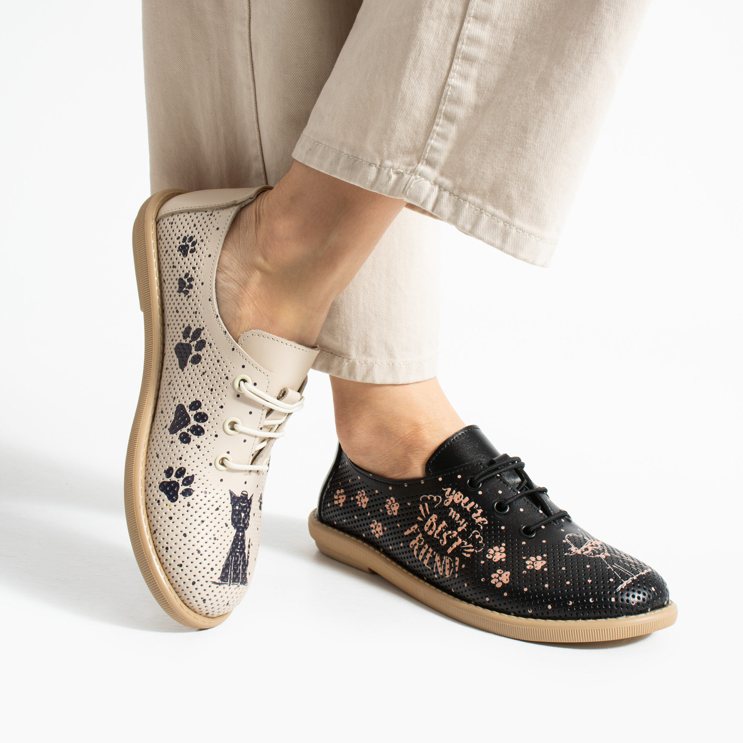 Scarpe comodissime bicolore da donna in pelle con memory foam Scarpe casual da donna 3 Donna Дамски обувки с мемори пяна от естествена кожа - бежово и черно от Естествена кожа
