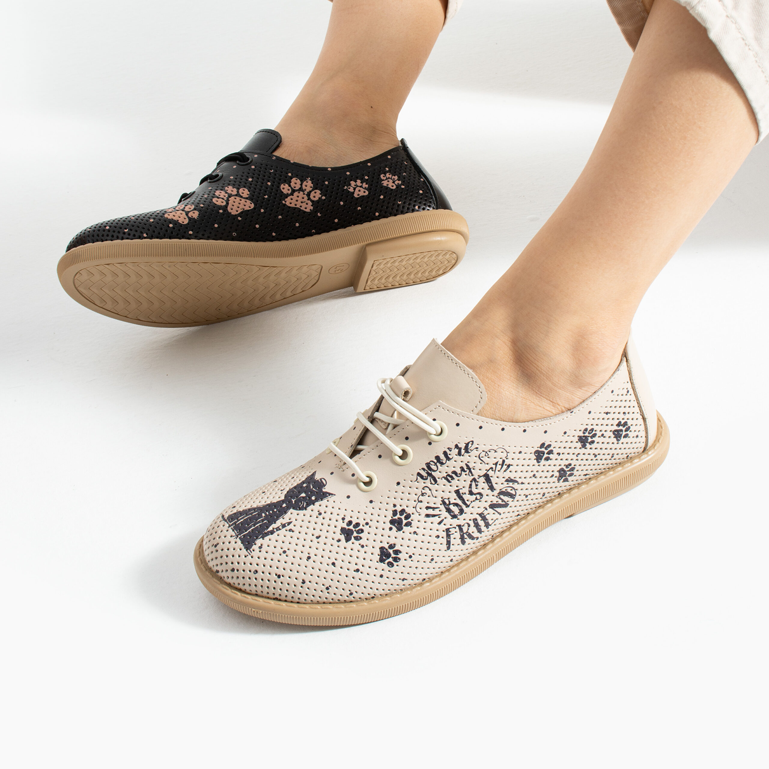 Scarpe comodissime bicolore da donna in pelle con memory foam Scarpe casual da donna 5 Дамски обувки с мемори пяна от естествена кожа - бежово и черно 10941 Черен Бежов