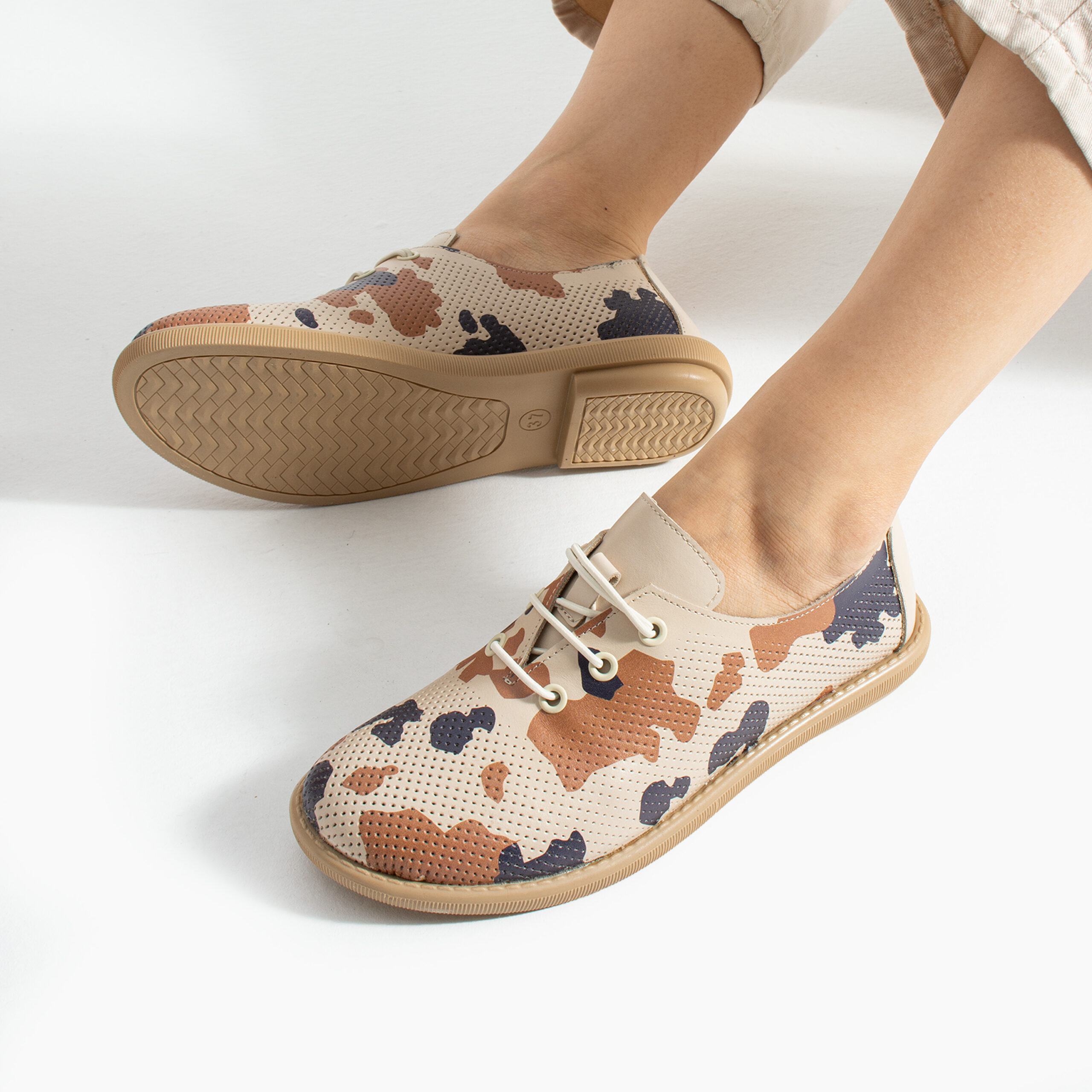 Scarpe comodissime da donna in pelle con memory foam effetto camouflage Scarpe casual da donna 5 TS Memory Lite 10943 Бежов Кафяв