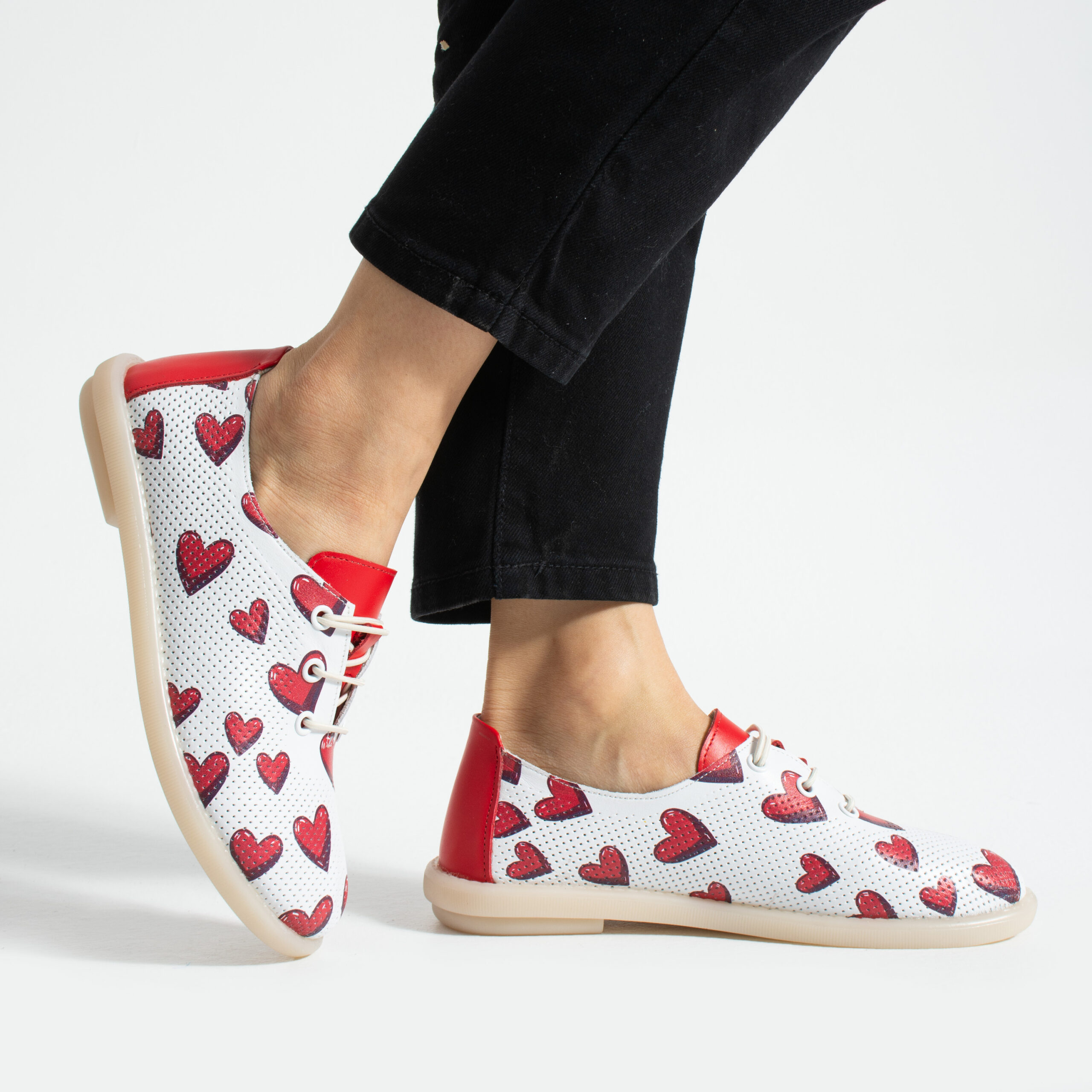 Scarpe comodissime bianche da donna in pelle con memory foam – fantasia cuori Scarpe casual da donna 4 Scarpe comodissime bianche da donna in pelle con memory foam – fantasia cuori - Естествена кожа