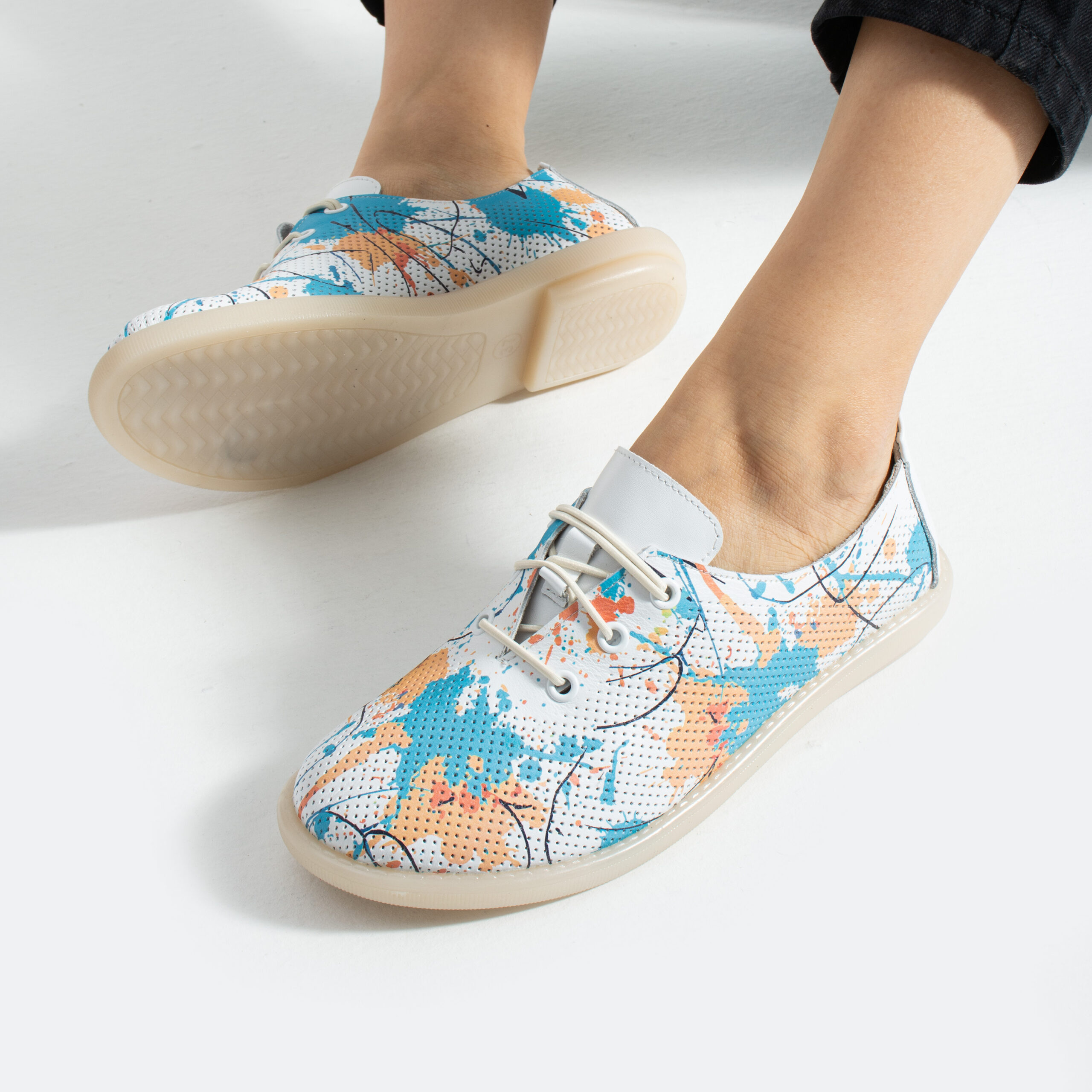 Scarpe comodissime da donna in pelle colorate con memory foam Scarpe casual da donna 5 TS Memory Lite 10947 Бял Цветен