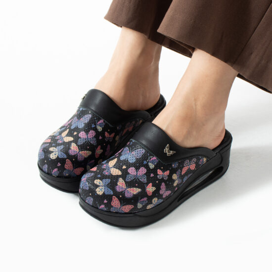 Zoccoli da lavoro da donna in pelle con suola ammortizzata – fantasia WingsBlack Zoccoli sanitari donna sabo-airmax-1 Zoccoli da lavoro da donna in pelle con suola ammortizzata – fantasia WingsBlack