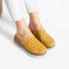 Zoccoli chiusi beige da donna in pelle Sabot da donna 5 Zoccoli chiusi gialli da donna in pelle