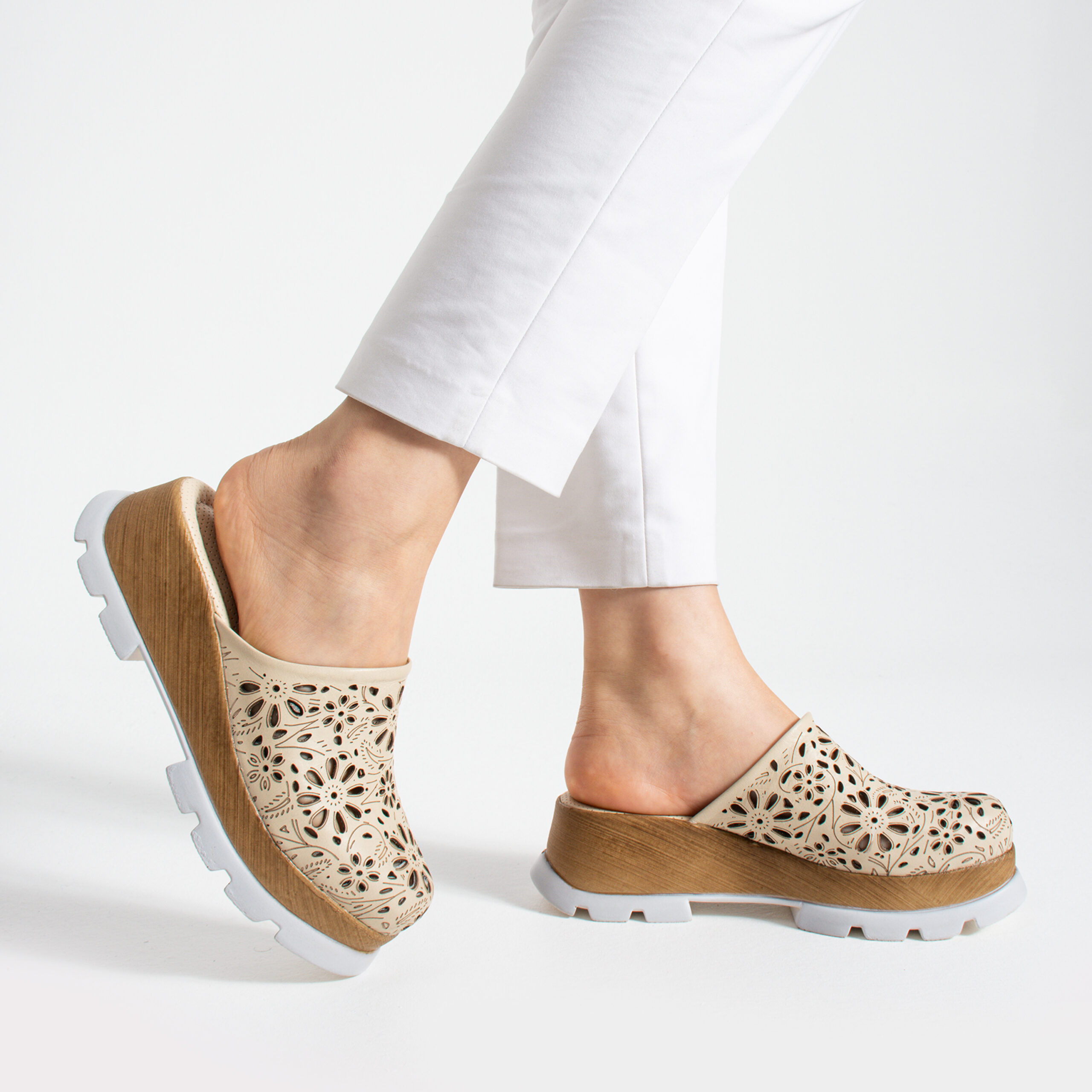 Zoccoli chiusi beige da donna in pelle Sabot da donna 3 Donna Imara Bloom Beige от Естествена кожа