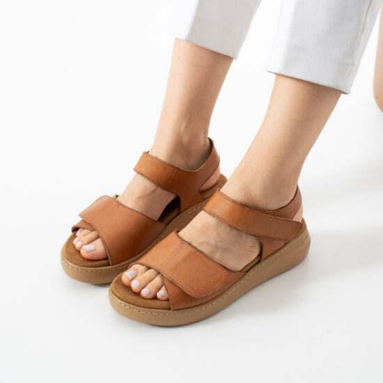 Sandali da donna in pelle con plantare estraibile e strappo Sandali e ciabatte da donna Sandali da donna in pelle con plantare estraibile e strappo