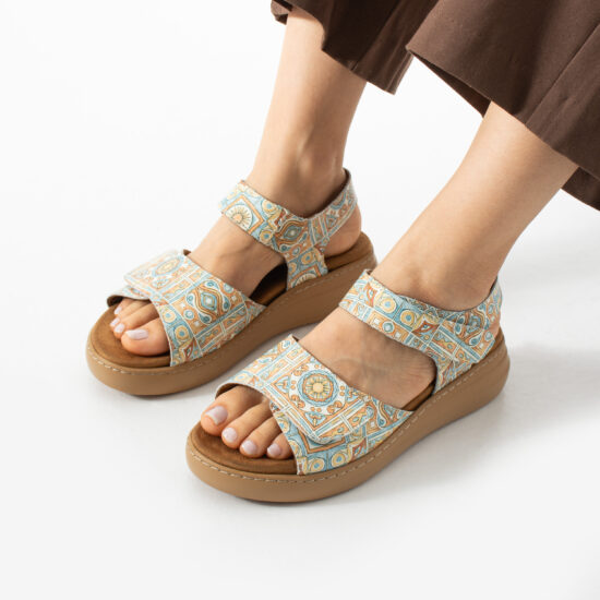 Sandali da donna in pelle con plantare estraibile e strappo Sandali e ciabatte da donna Sandali da donna in pelle con plantare estraibile e strappo