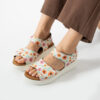 Sandali da donna in pelle con con tallone chiuso e plantare estraibile Sandali e ciabatte da donna 6 Sandali da donna in pelle con plantare estraibile e strappo