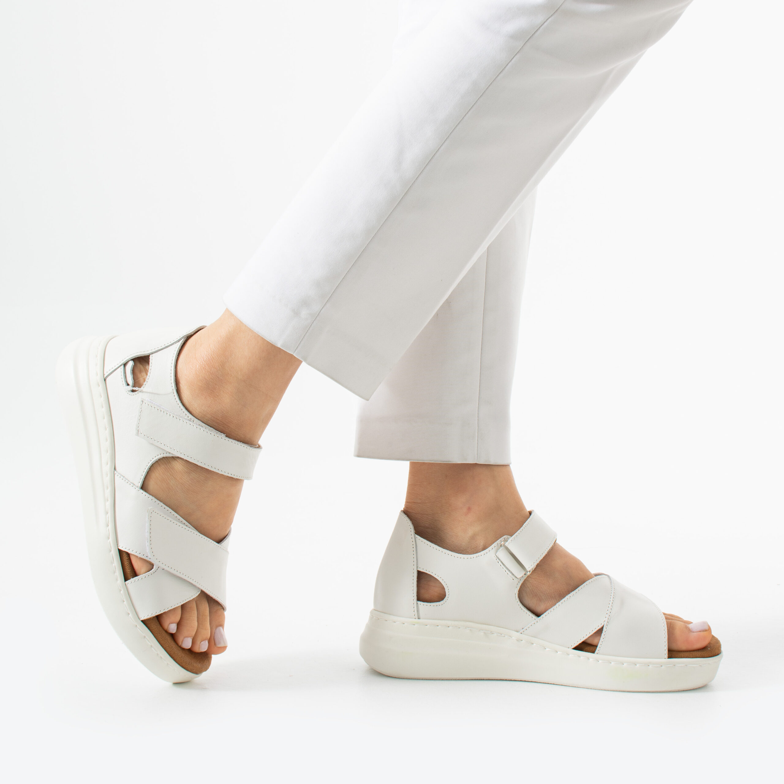 Sandali da donna in pelle con con tallone chiuso e plantare estraibile Sandali e ciabatte da donna 4 Sandali da donna in pelle con con tallone chiuso e plantare estraibile - Естествена кожа