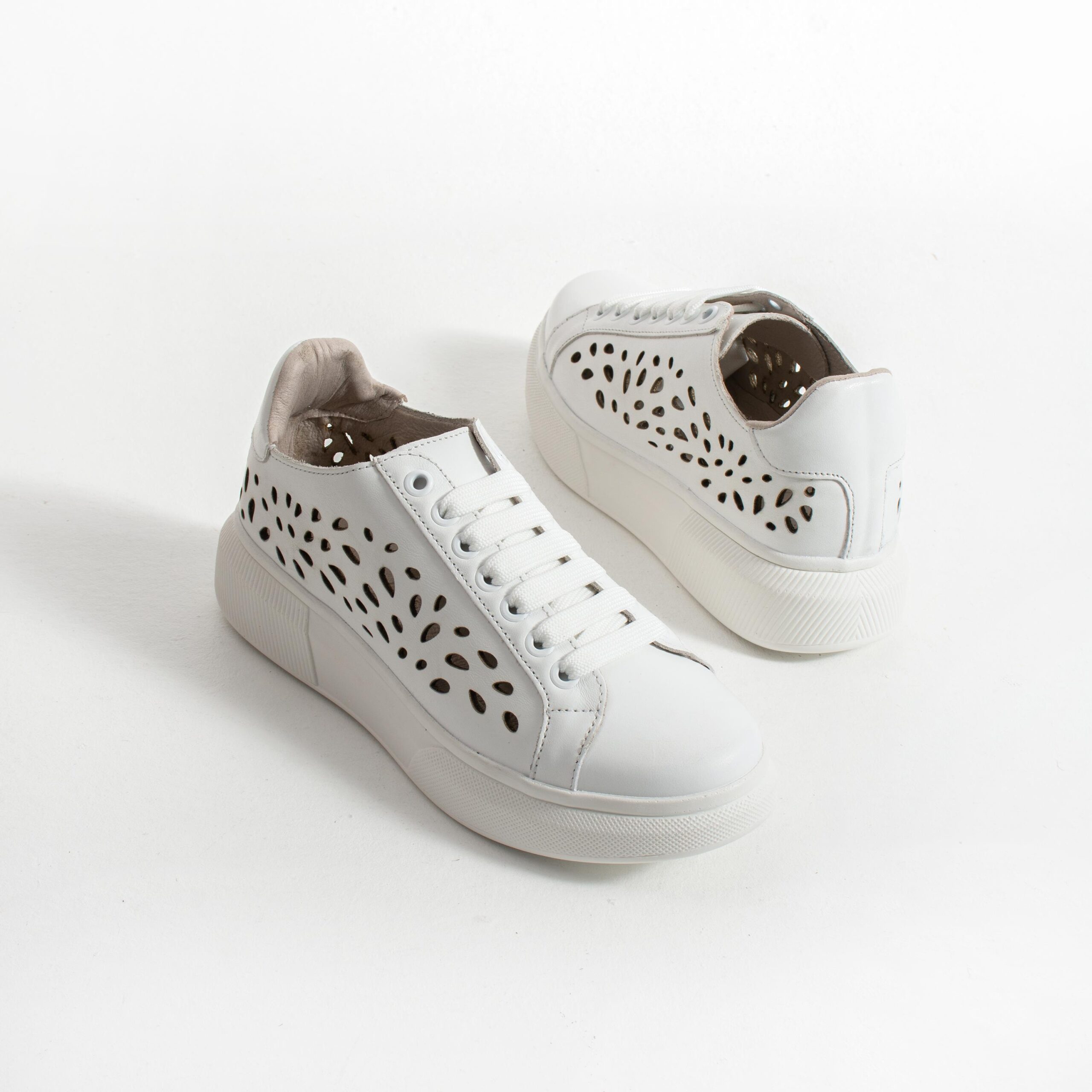 Sneakers bianche eleganti da donna in vera pelle Sneakers da donna 5 Timeless Breeze Whit 400104 Бял