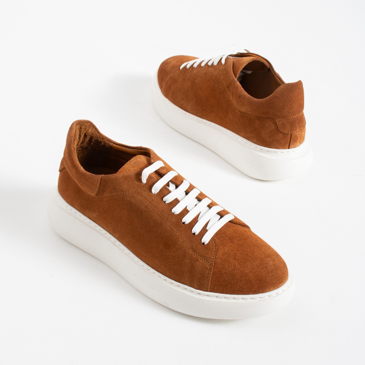 Sneakers uomo in vera pelle scamosciata Sneakers uomo 6 Sneakers uomo in vera pelle scamosciata - vista laterale