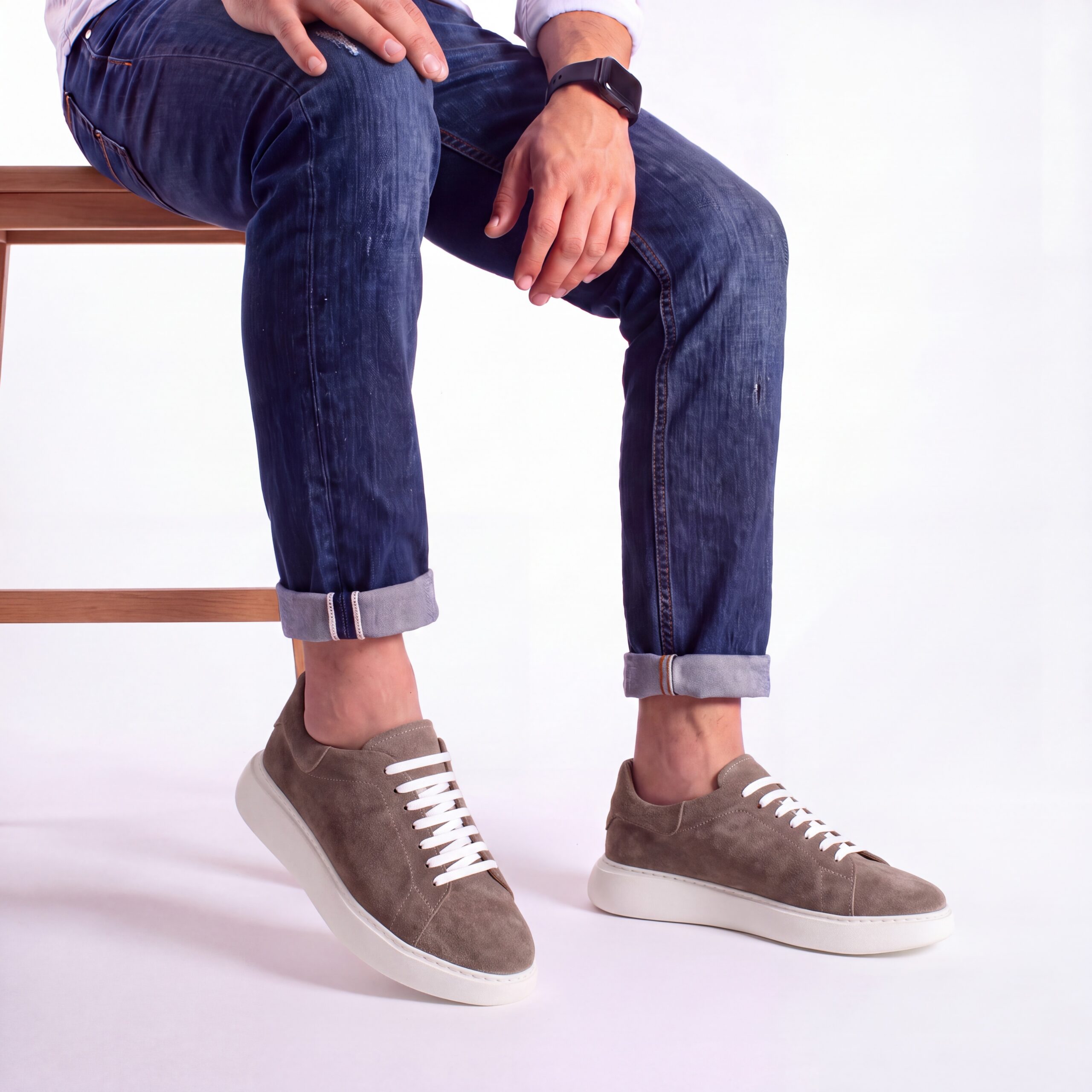 Sneakers uomo in vera pelle scamosciata Sneakers uomo Sneakers uomo in vera pelle scamosciata