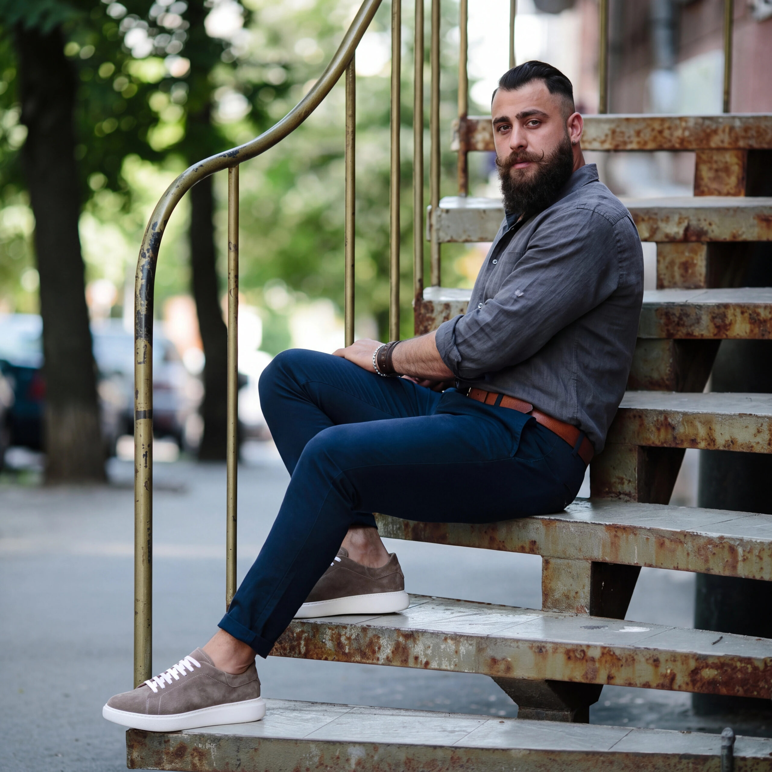 Sneakers uomo in vera pelle scamosciata Sneakers uomo 2 Sneakers uomo in vera pelle scamosciata - Визон