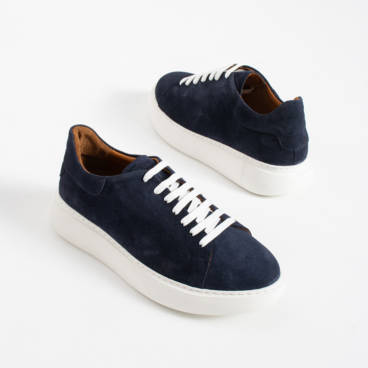 Sneakers uomo in vera pelle scamosciata Sneakers uomo 6 Sneakers uomo in vera pelle scamosciata - vista laterale