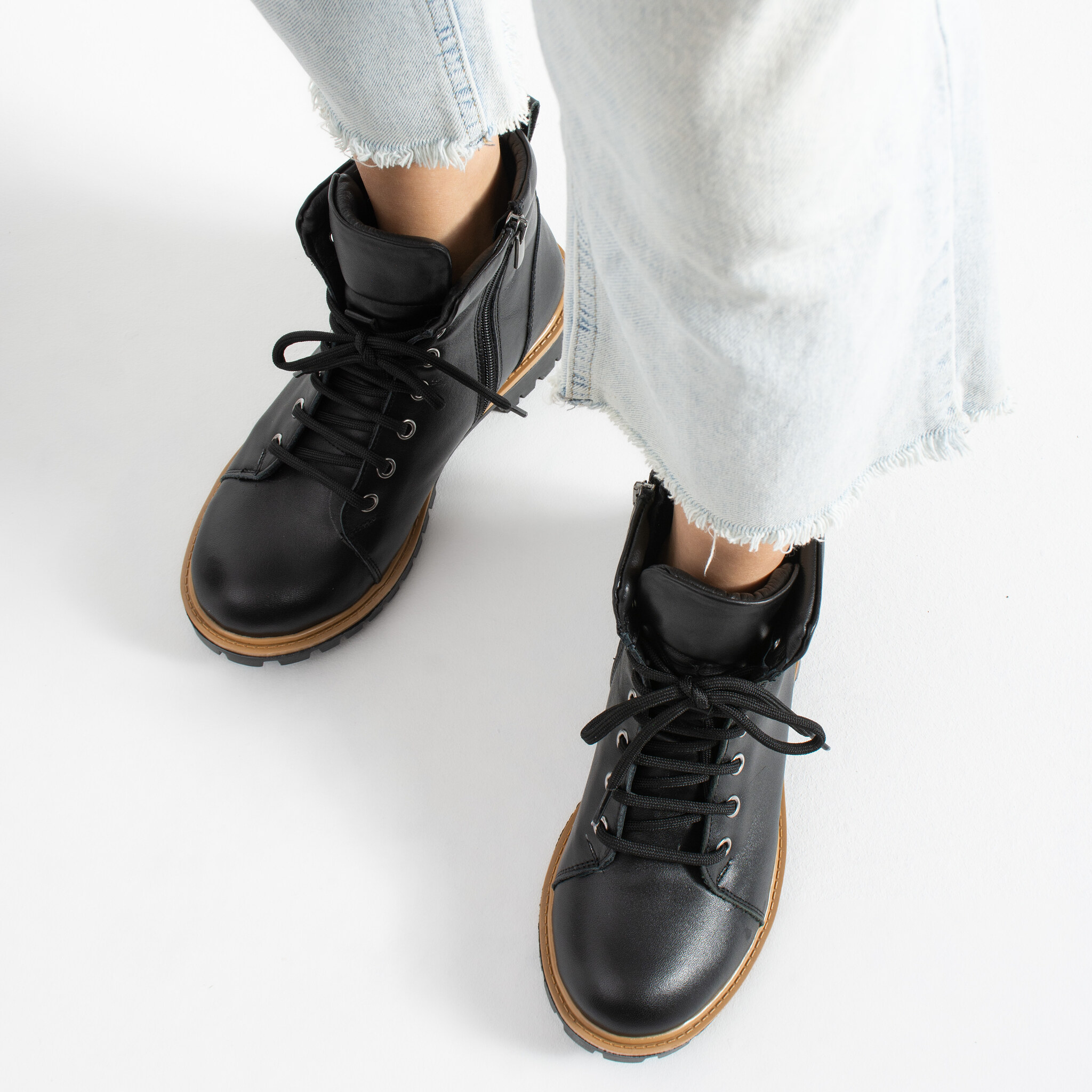 Anfibi neri da donna in pelle Stivaletti e anfibi donna 3 Stivaletti e anfibi donna - TSL Memory Rebel Black