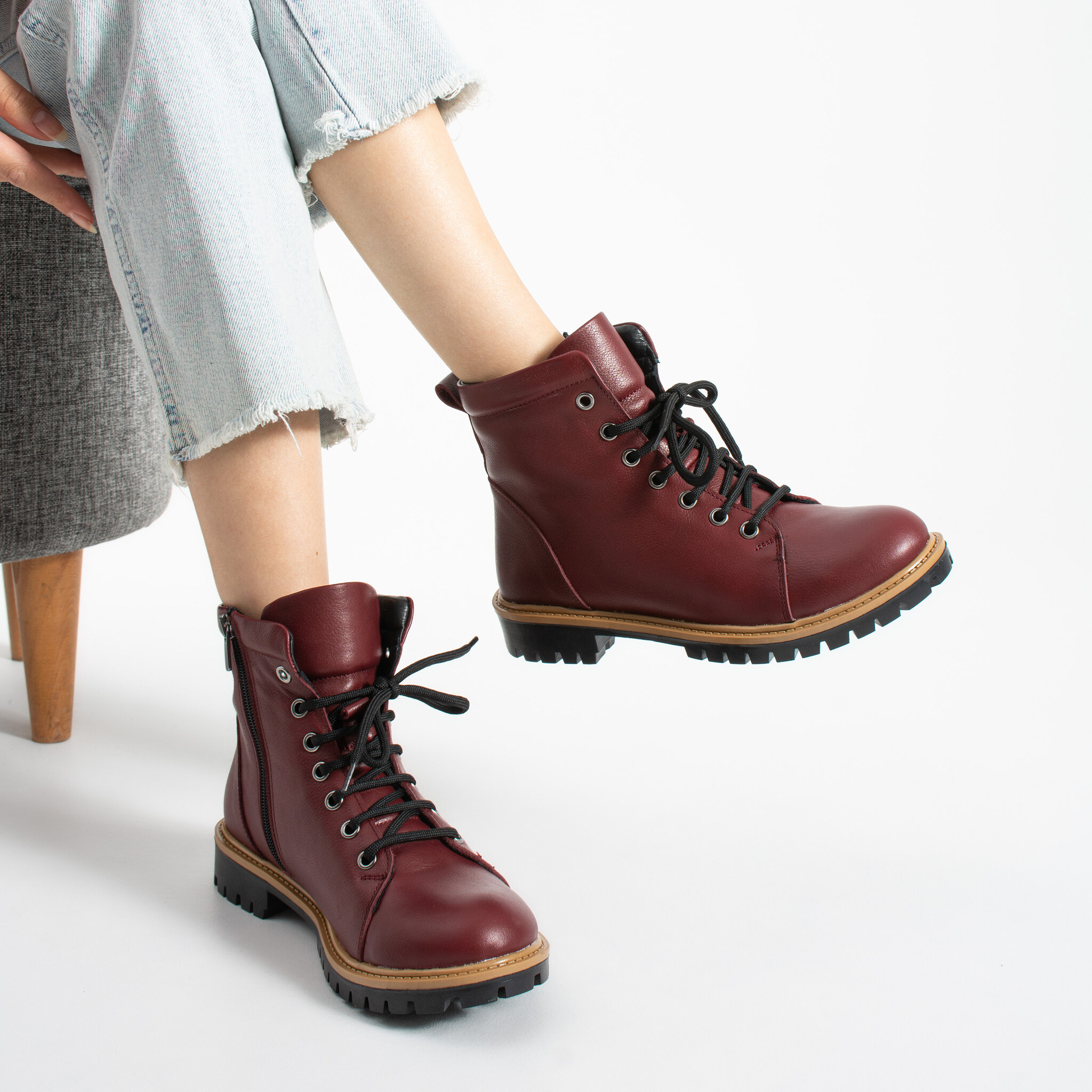 Anfibi bordeaux da donna in pelle Stivaletti e anfibi donna 4 Anfibi bordeaux da donna in pelle - Pelle