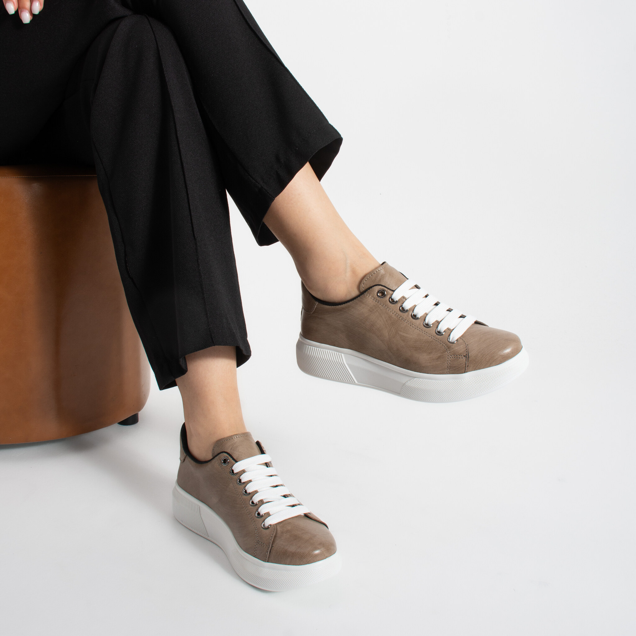 Sneakers eleganti da donna in vera pelle Sneakers da donna 4 Sneakers eleganti da donna in vera pelle - Pelle